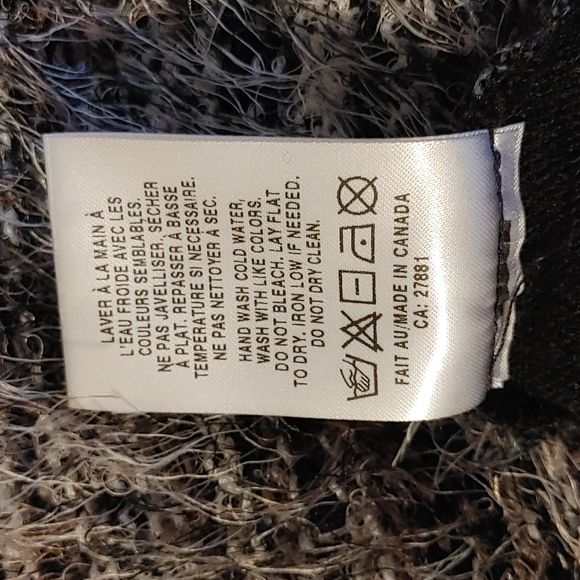 Mr. Max Women's black poncho - Picture 5 of 5